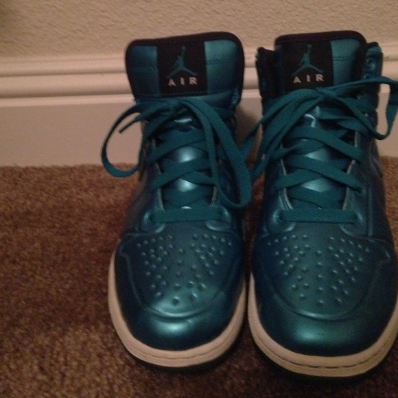 Jordan's - Picture 3 of 4