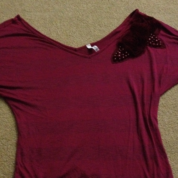 Beautiful burgandy blouse with flower & pearls!