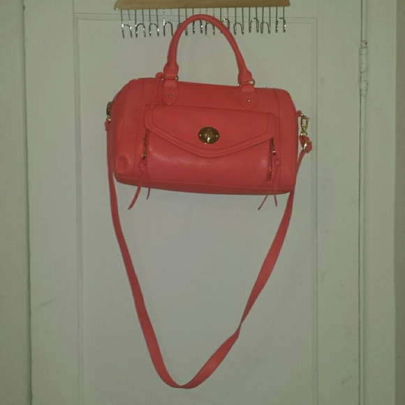 STEVE MADDEN- BTESSA SATCHEL