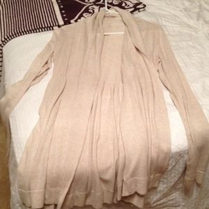 Kensie oatmeal colored cardigan