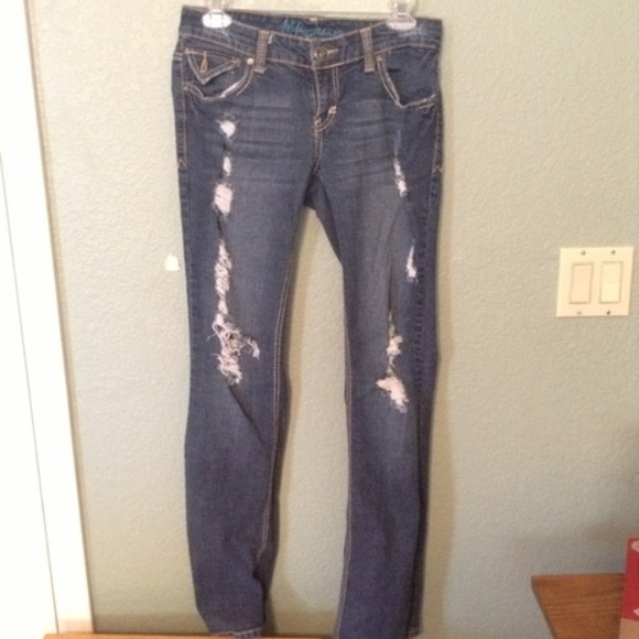 Ariya Ripped Jeans