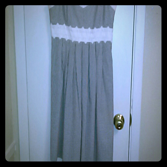 White and blue striped dress - Picture 1 of 2