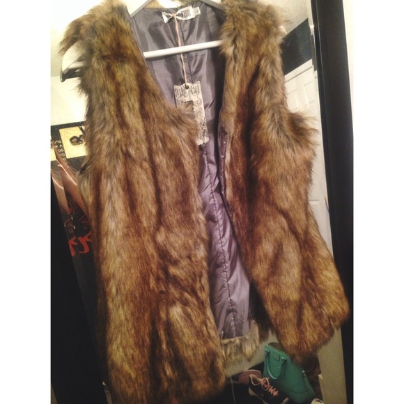 Monoreno Faux Fur Vest