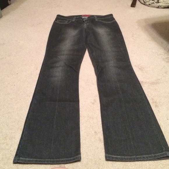 Vintage Levi's Dark Wash Bootleg Jeans - Picture 3 of 4