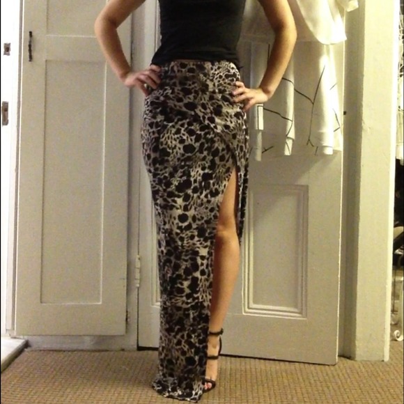Animal print long skirt with side slit. Also sz 4 - Picture 3 of 4
