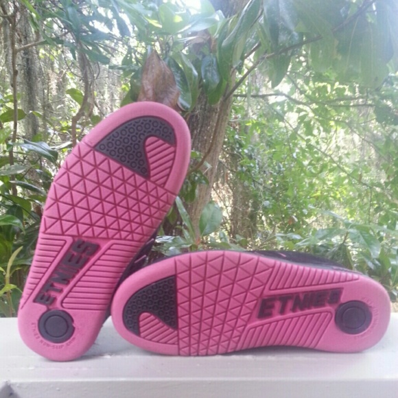 ⚠SOLD⚠NEW Etnies Callicut Women's Skate Sneakers - Picture 3 of 3