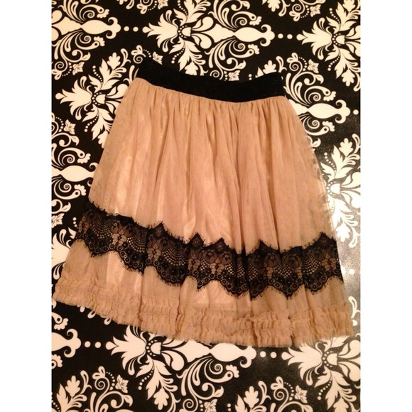Elegant lace and tulle skirt 😊