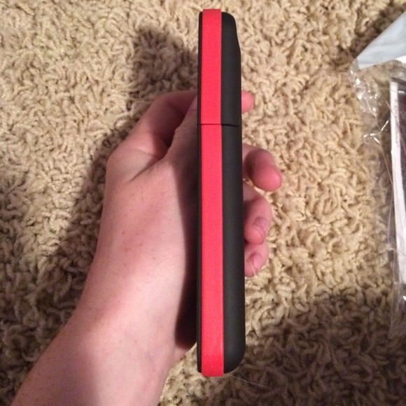 iPhone 5s chargeable battery case - Picture 2 of 3