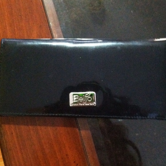 *sold*Black Beijo Wallet