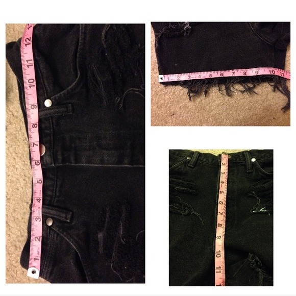 🚫Sold bundle Black Distressed High waisted shorts - Picture 4 of 4