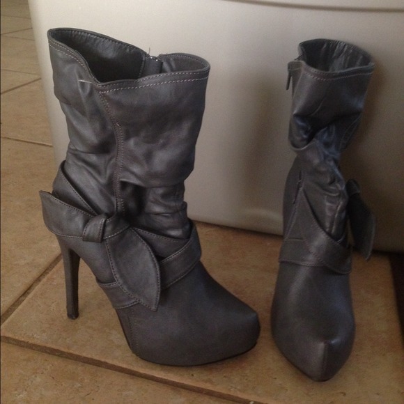 Cute gray boots