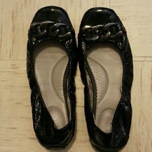 Me Too black flats