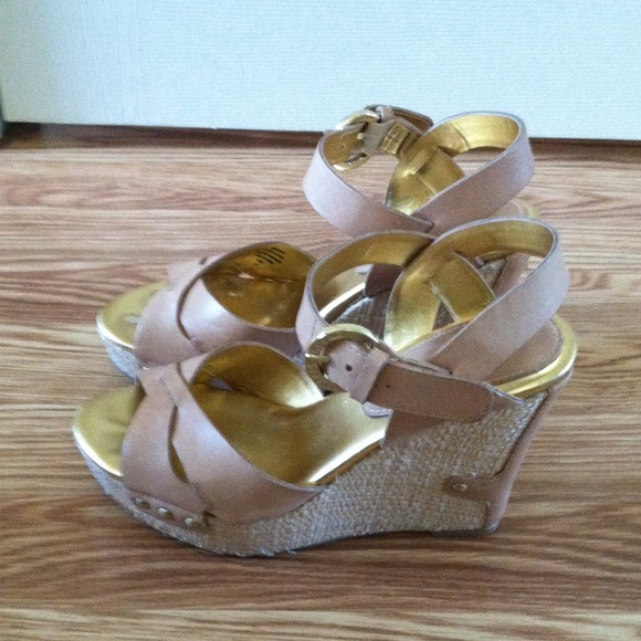 Nude wedges, FLASH SALE !!