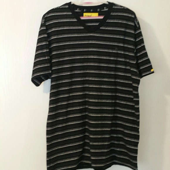 SOLD Men's Black Gray and White V Neck - Picture 2 of 3