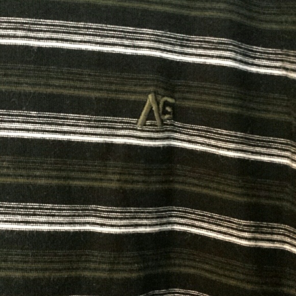 SOLD Men's Black Gray and White V Neck - Picture 3 of 3