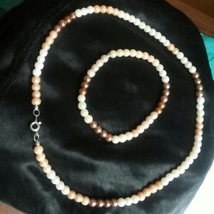pearl like nacklace & stretchy braclet set