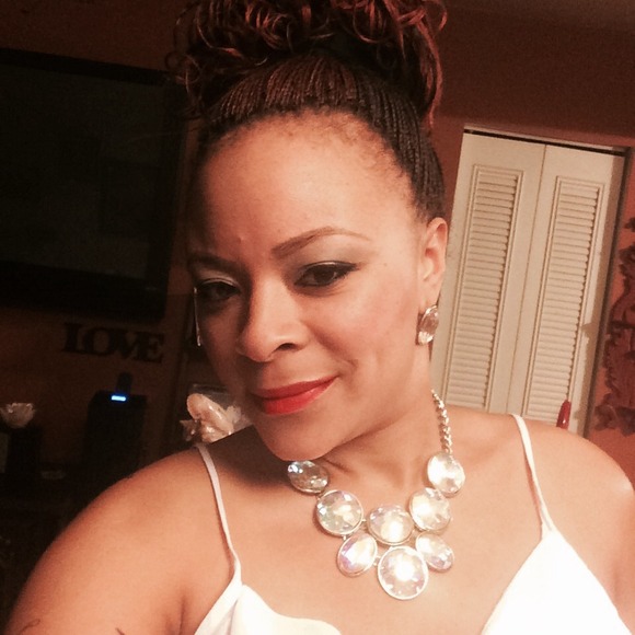 Statement Necklace - Picture 2 of 4