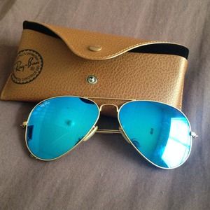 Ray ban sunnies AUTHENTIC !!