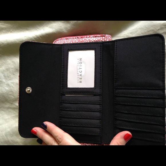 Kenneth Cole wallet - Picture 2 of 4