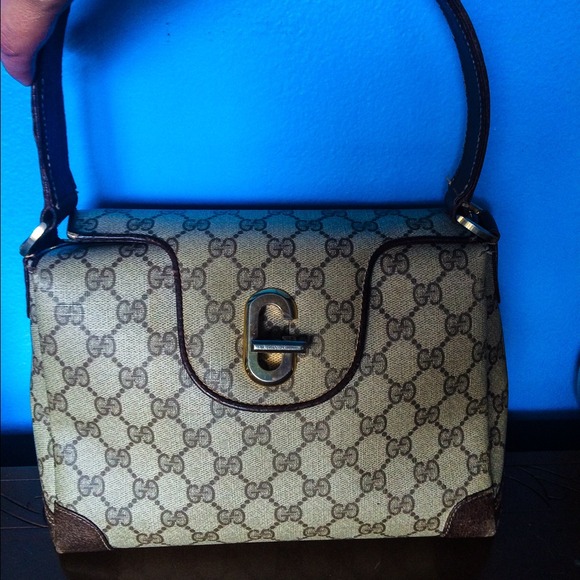 Gucci Handbags - Authentic Vintage GUCCI HANBAG..Last reduction ❤️