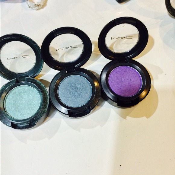 Mac eyeshadows - Picture 2 of 3