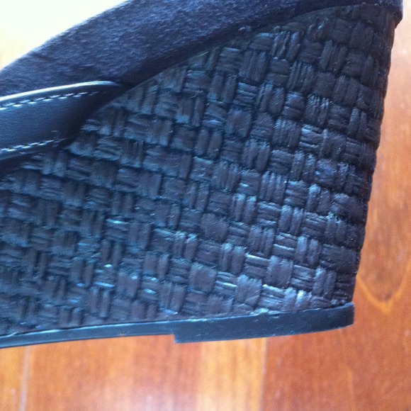 Aztec wedge - Picture 3 of 3