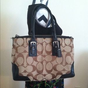 Authentic Coach Bag 📍reserved for @hjbrewer📍