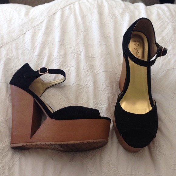 Peep toe black heels