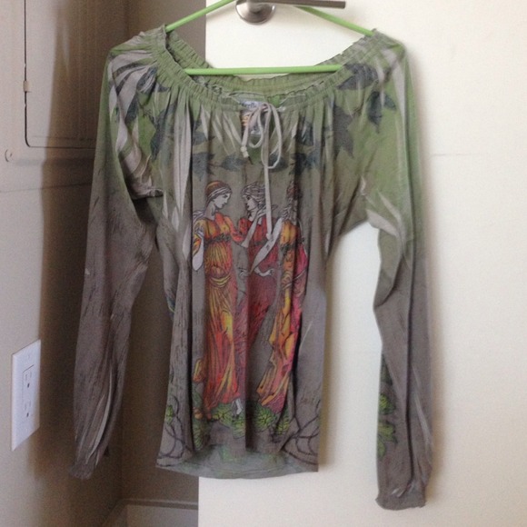 Butterfly dropout long sleeved shirt