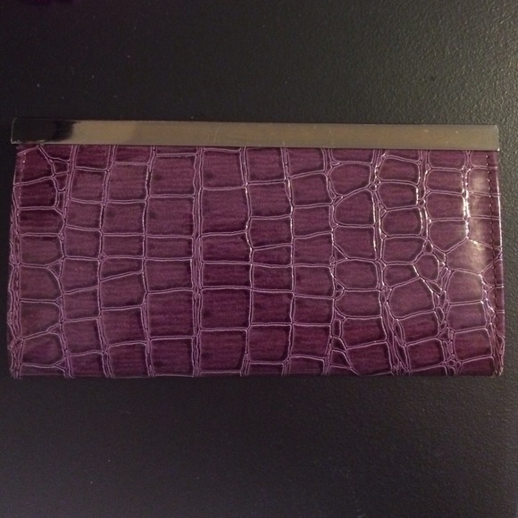 Purple snakeskin wallet - Picture 2 of 3
