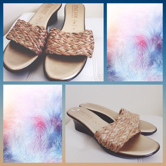 BUNDLED❗️Italian Shoemakers weave wedge sandals