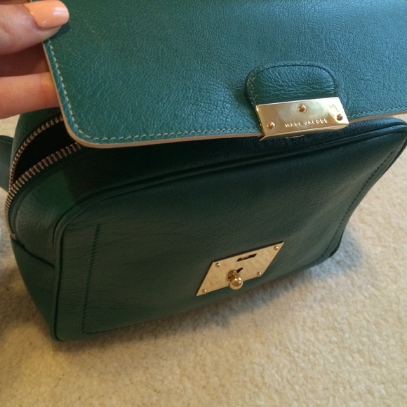 NWOT*Marc Jacobs ‘1984’ Leather Camera Bag - Picture 3 of 7