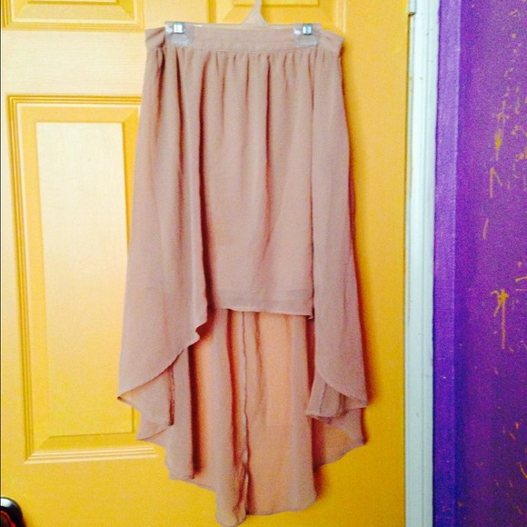 ✨SOLD❗️✨ Peach Chiffon High Low Skirt - Picture 2 of 2