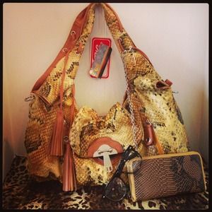 Closet Glam Handbag/wallet