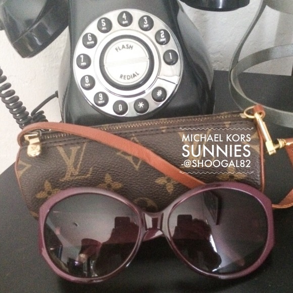 🚫 SOLD🚫Michael Kors sunnies! @shoogal82