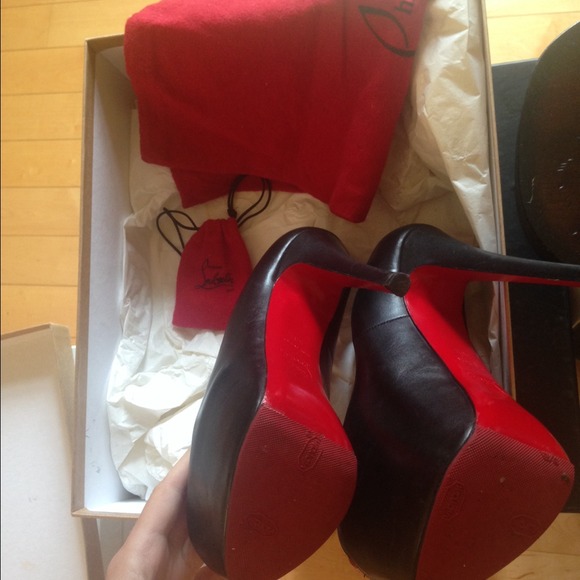 100% authentic Christian Louboutin size 6.5 ❌SOLD❌ - Picture 4 of 4