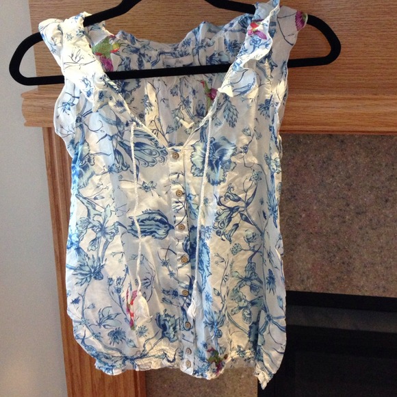Lightweight Joie top with flowers & bird print