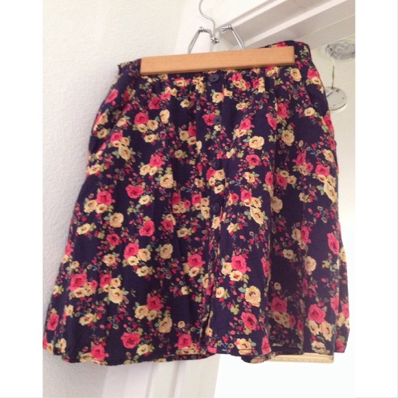 Forever 21 Navy Floral Skirt