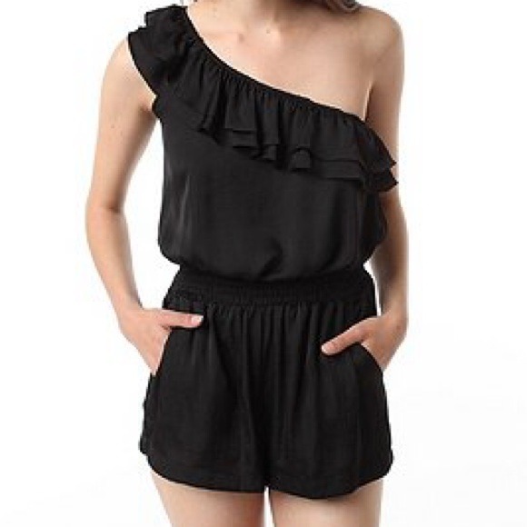 One shoulder ruffle nude romper