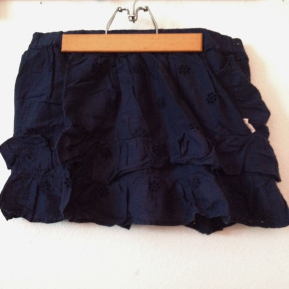 Hollister navy floral ruffle skirt