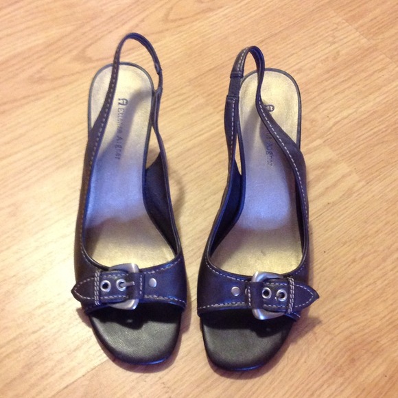 Reduced! Etienne Aigner Slingback Pumps