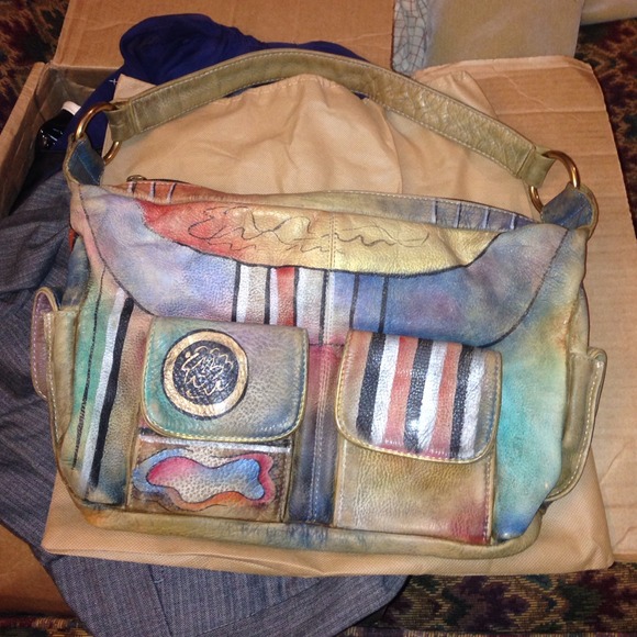 ANUSHKA Accessories - Gorgeous purse