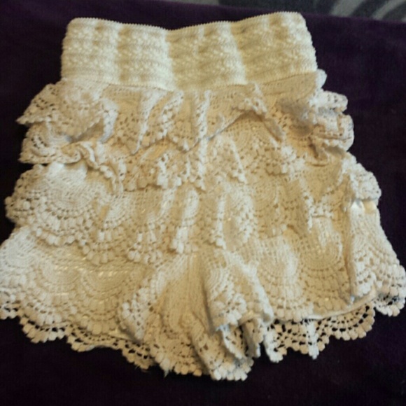 Frilly shorts