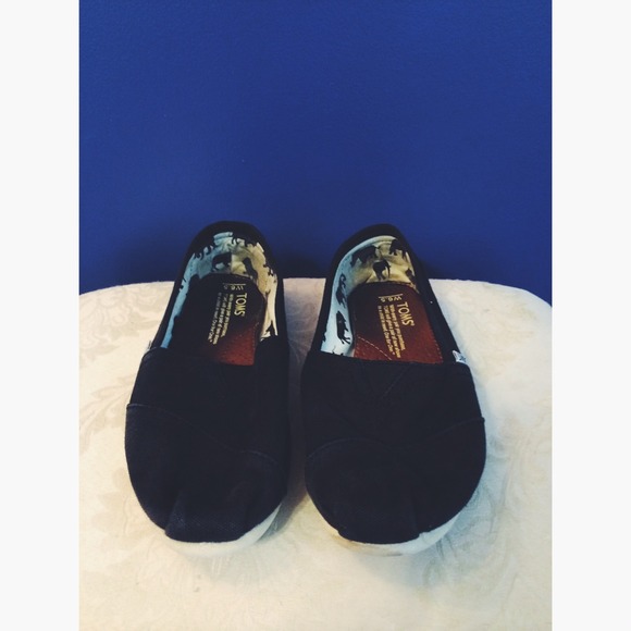 TOMS, Canvas Black Women's Classics