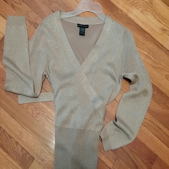 Gold Metallic Top - Picture 2 of 4