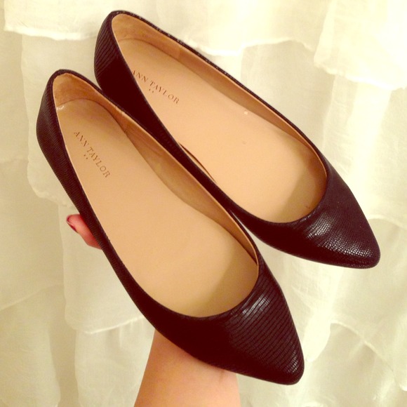 SOLD Anne Klein pointy toe flats
