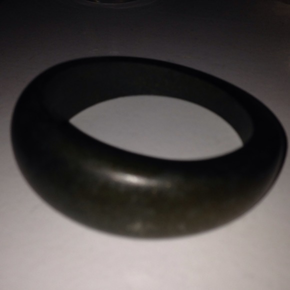 ⬇️REDUCED Dark green wood bangle bracelet - Picture 3 of 4