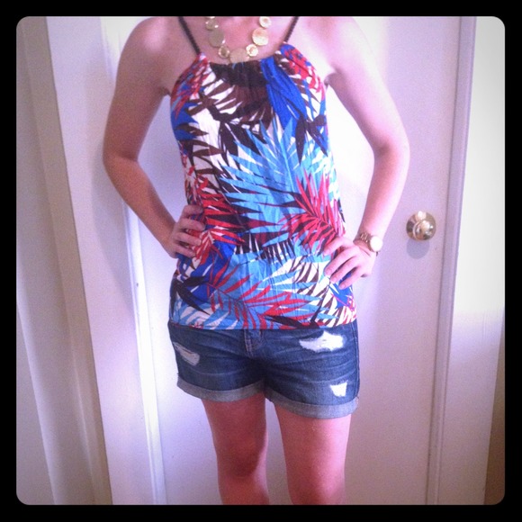 ⬇️REDUCED Summery palm print top