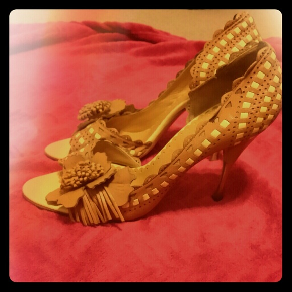 Darling BCBGMax heels