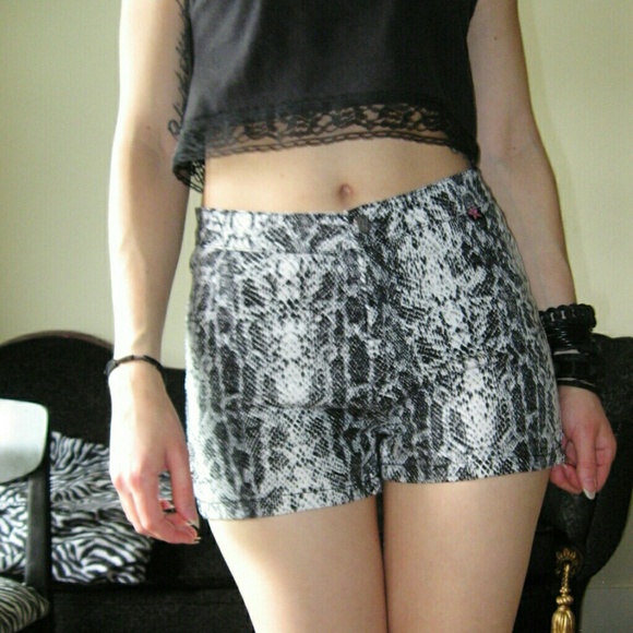 Bubblegum Snakeskin print shorts
